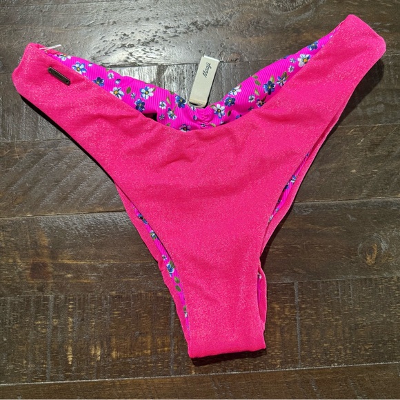 NWT Maaji Reversible Pink Shimmer Floral Bikini Top Bottom Swimsuit Sz Medium - Picture 5 of 16
